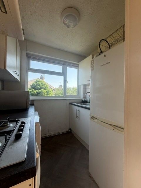Property photo 3 of 6 Kitchen