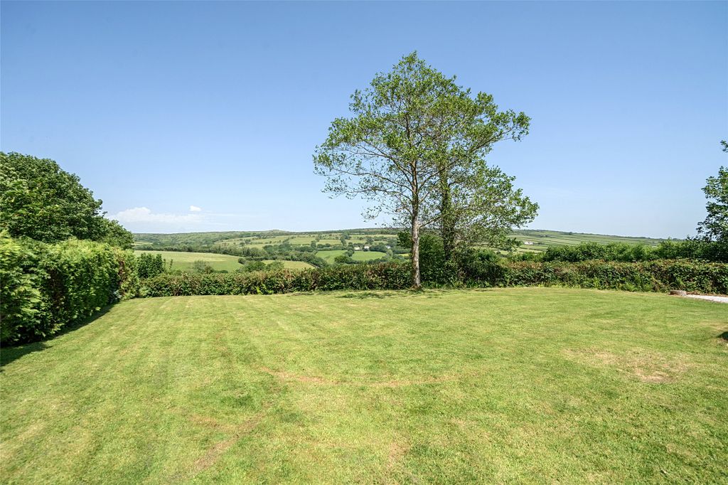 Property photo 3 of 30 Picture No. 21