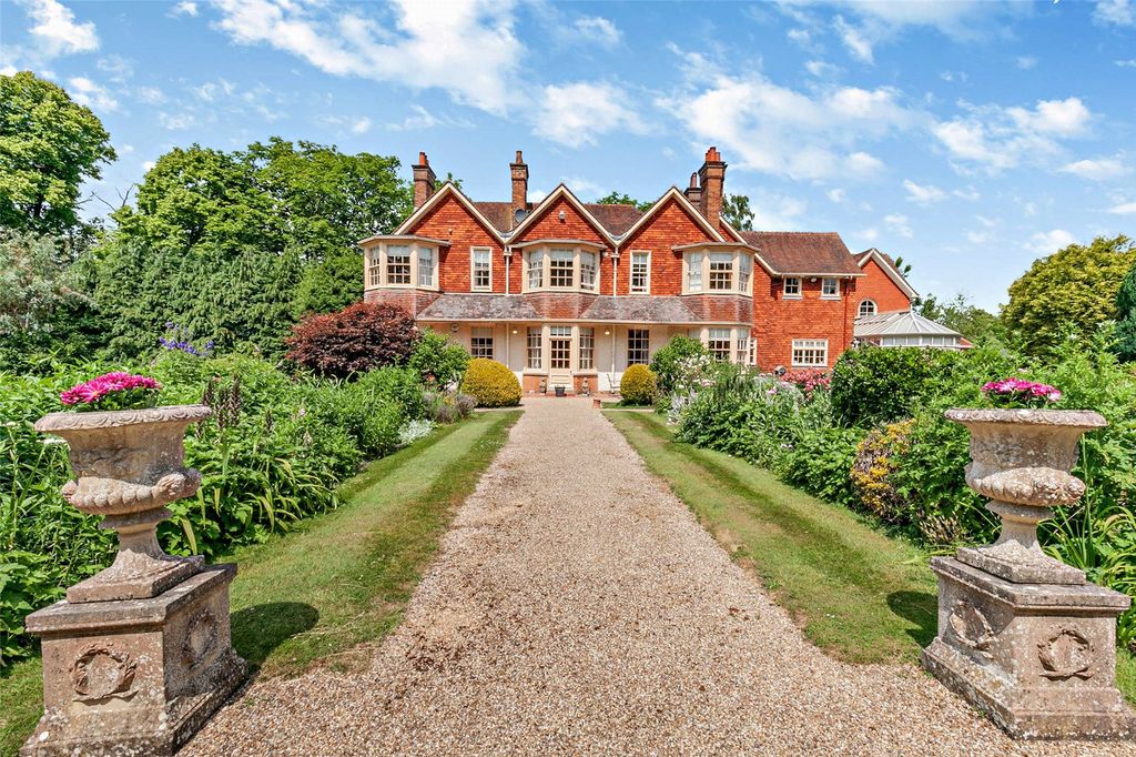 Property photo 1 of 16 Charlewood House