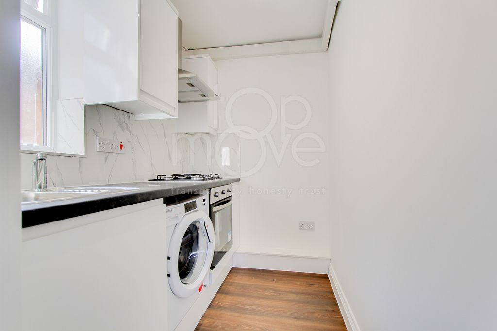 Property photo 1 of 10 Photo 12