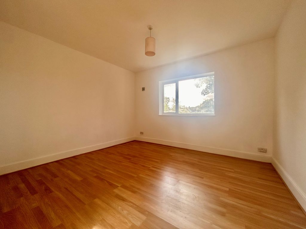 Property photo 3 of 8 Bed &amp; Living Area