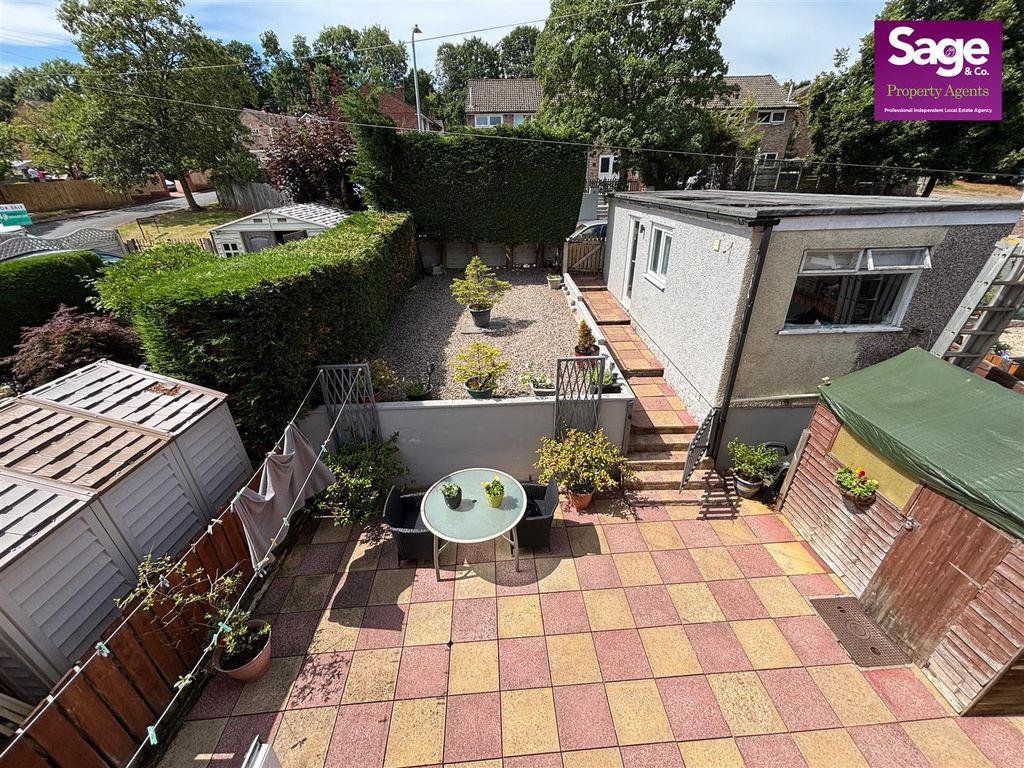 Property photo 2 of 27