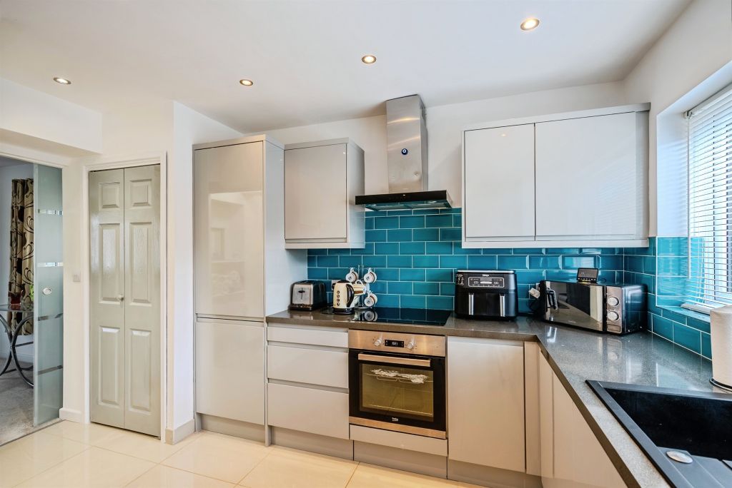 Property photo 3 of 17