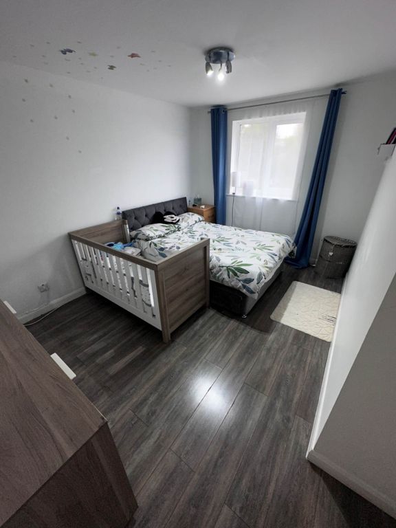 Property photo 3 of 5