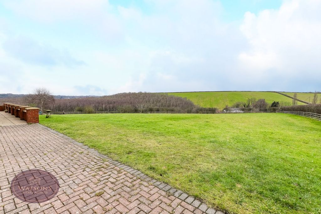 Property photo 2 of 41