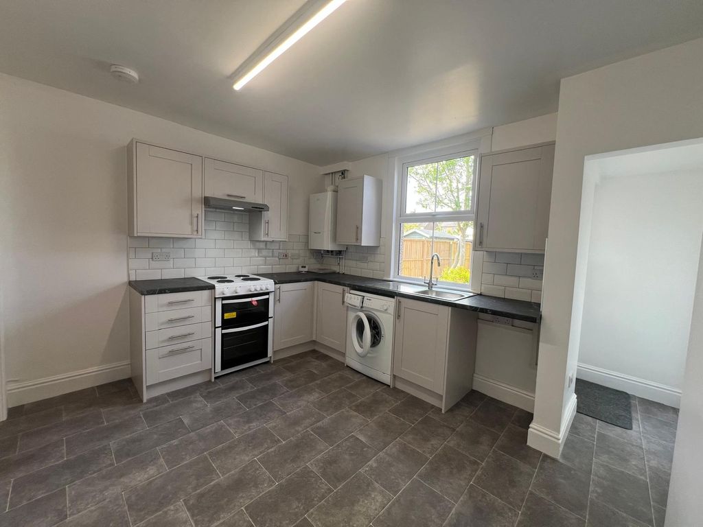 Property photo 3 of 46