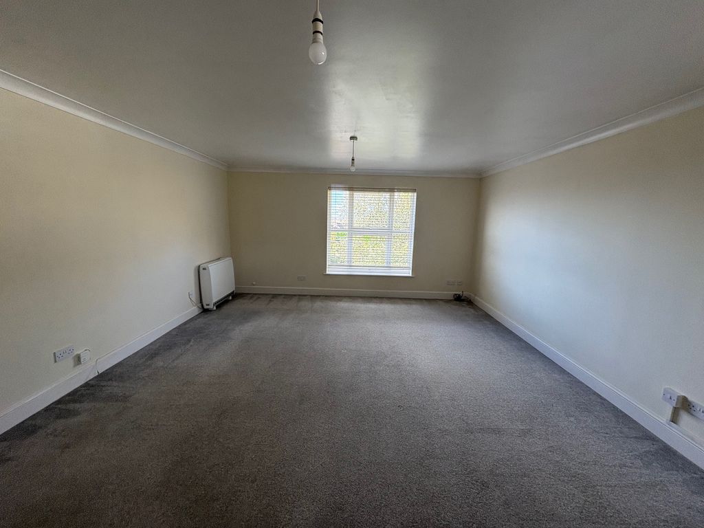 Property photo 2 of 11 Large Lounge/Diner