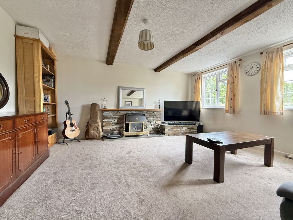 Property photo 2 of 14 Photo 7