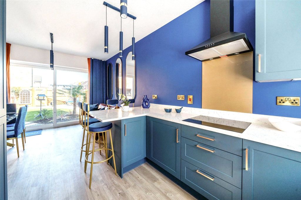 Property photo 3 of 23 Picture No. 37