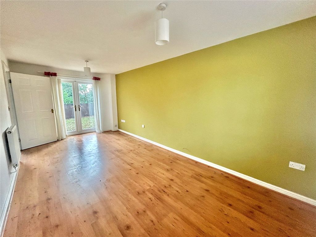 Property photo 3 of 23 Picture No. 24