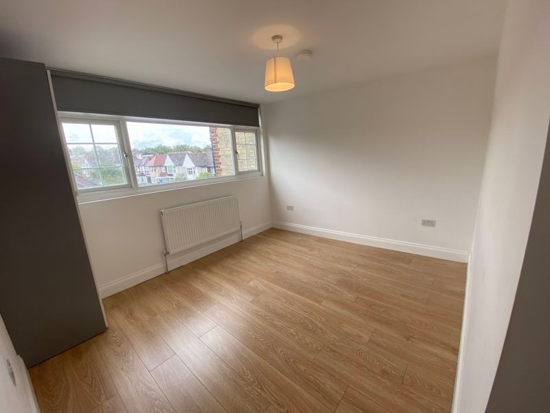 Property photo 3 of 5 Photo 8