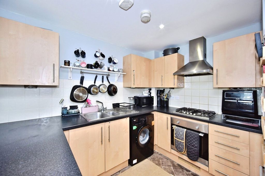 Property photo 3 of 14 Pbox-Img.Jpg