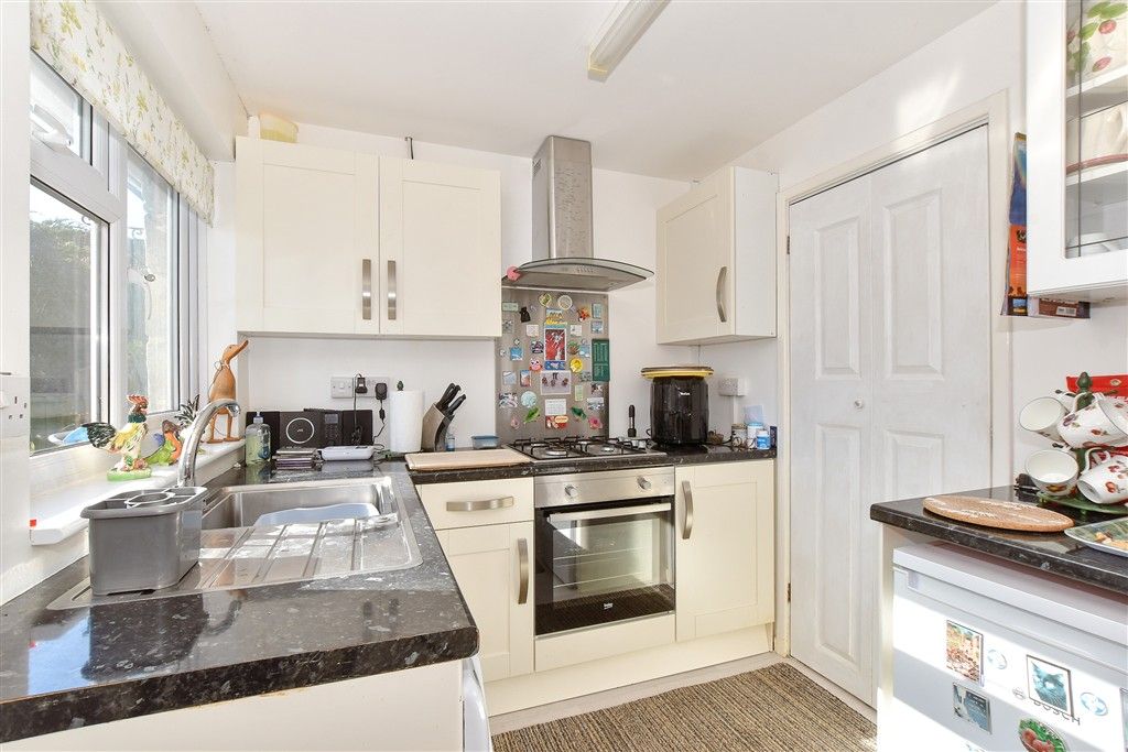 Property photo 2 of 11 Kitchen