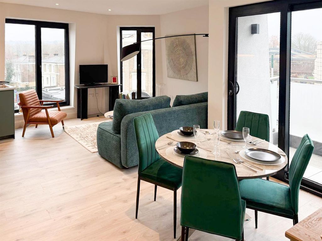 Property photo 3 of 9 5.Jpg