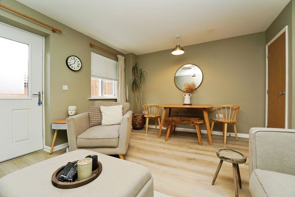 Property photo 3 of 16 Pbox-Img.Jpg