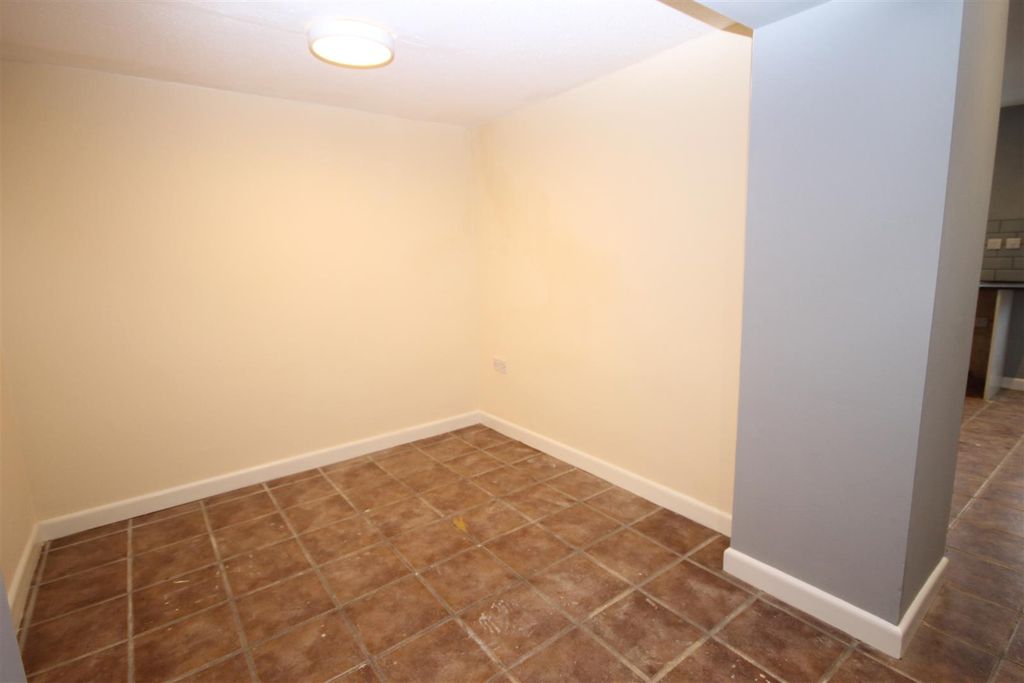 Additional image 4 of 2 bed terraced house to rentWorsley Road, Newport PO30