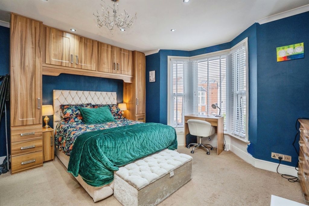 Property photo 3 of 17