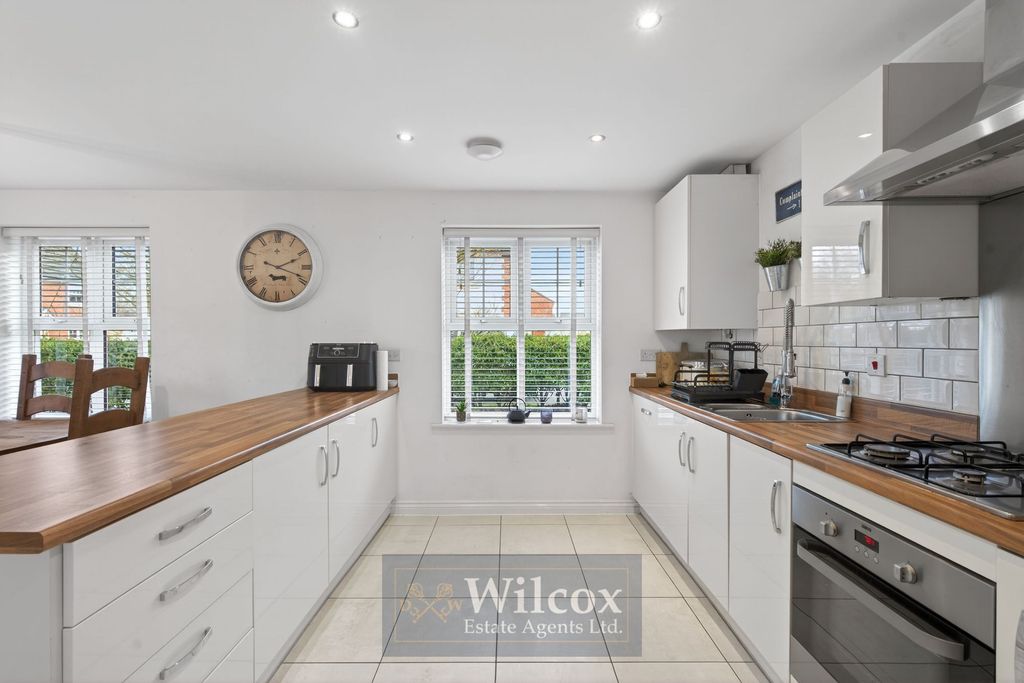 Property photo 3 of 23