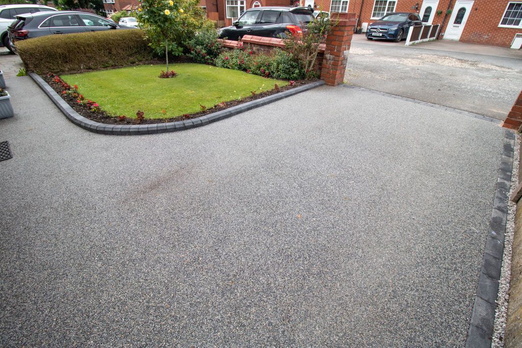 Property photo 2 of 24 Front Garden/Driveway