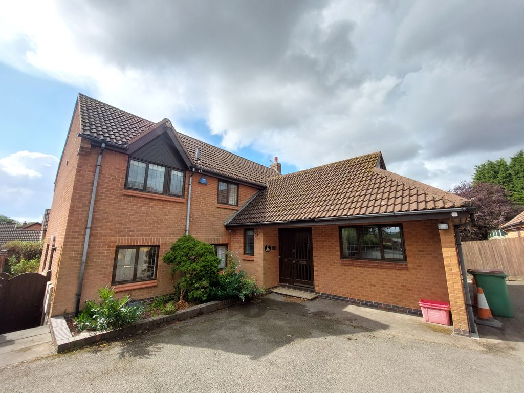Property photo 2 of 12