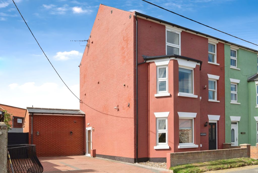 Property photo 1 of 18