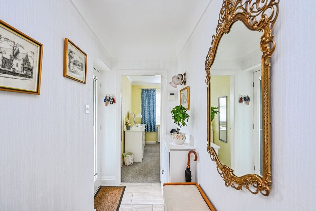 Property photo 3 of 17 Photo