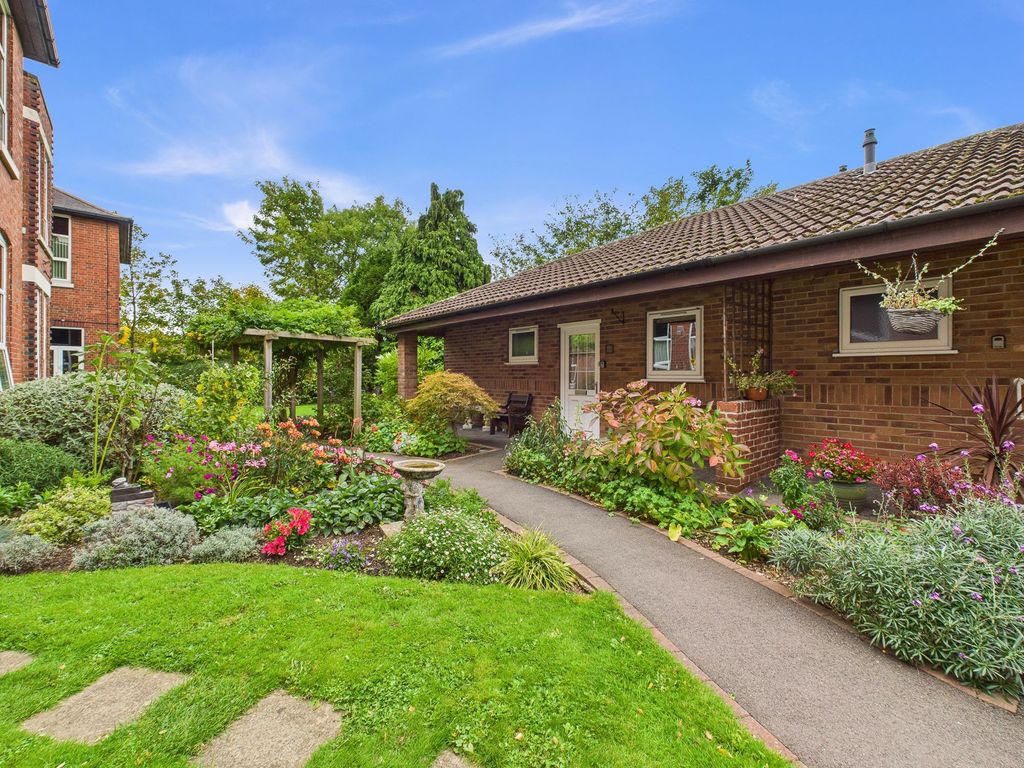 Property photo 1 of 18 Front