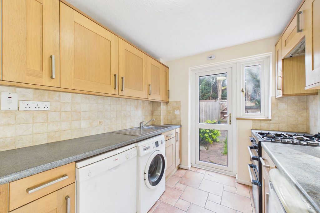 Property photo 2 of 8 Picture No. 17