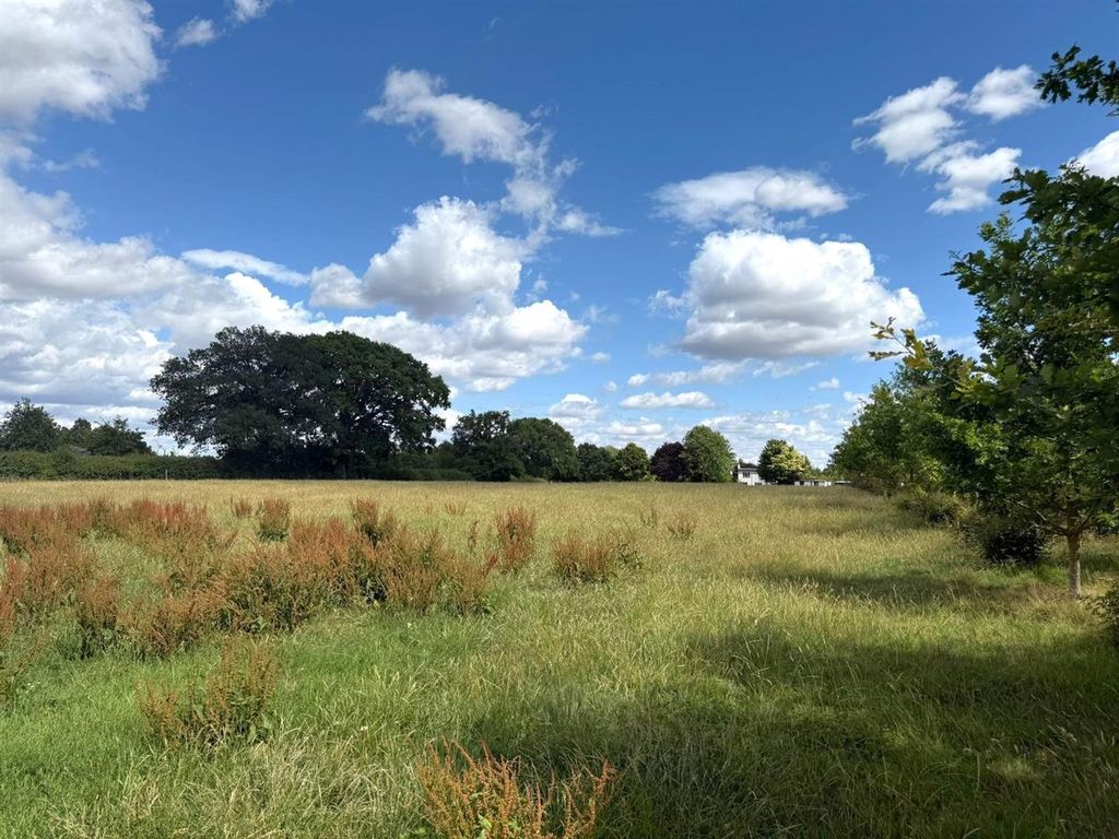 Property photo 3 of 11