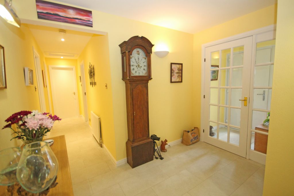 Property photo 3 of 34