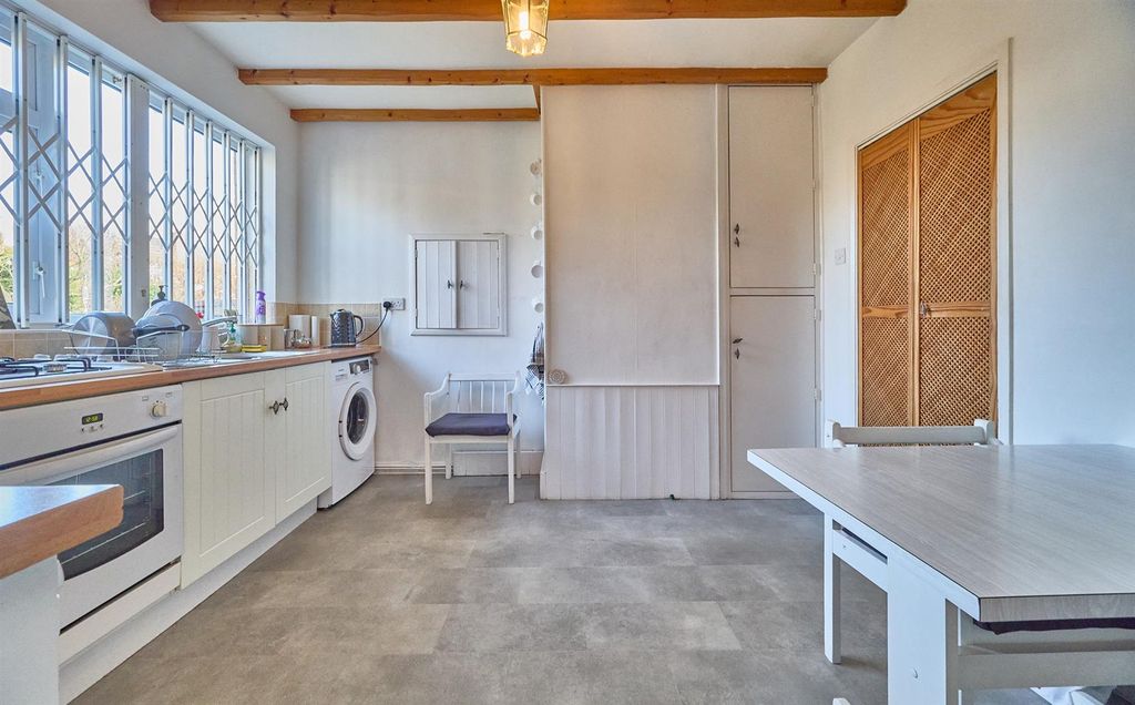 Property photo 3 of 11 Cedar Road Es 5.Jpg