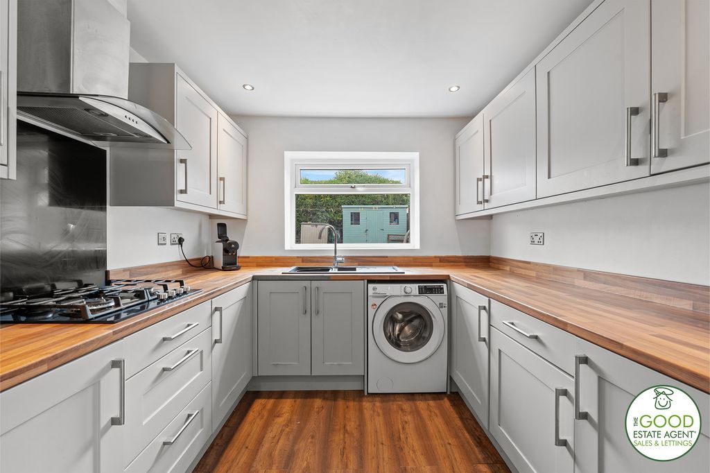 Property photo 2 of 24