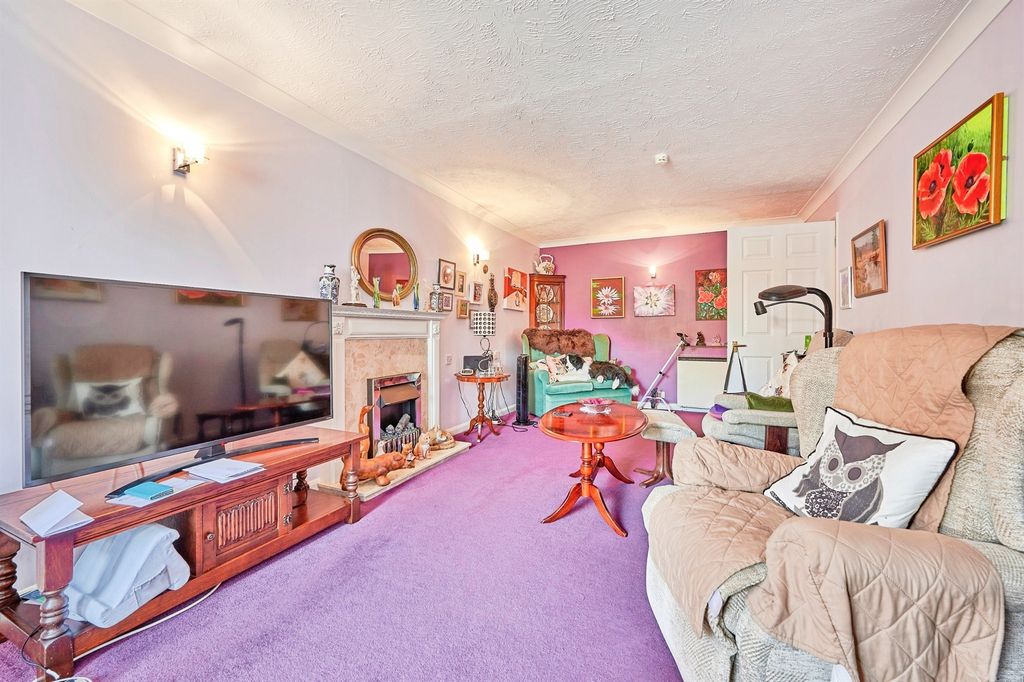 Property photo 3 of 11