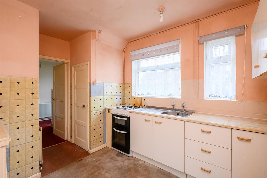 Property photo 2 of 14 Kitchen