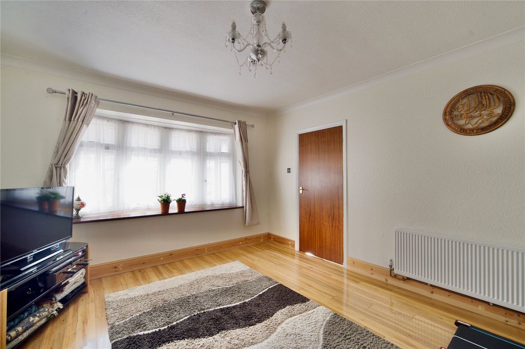 Property photo 3 of 34 Picture No. 16