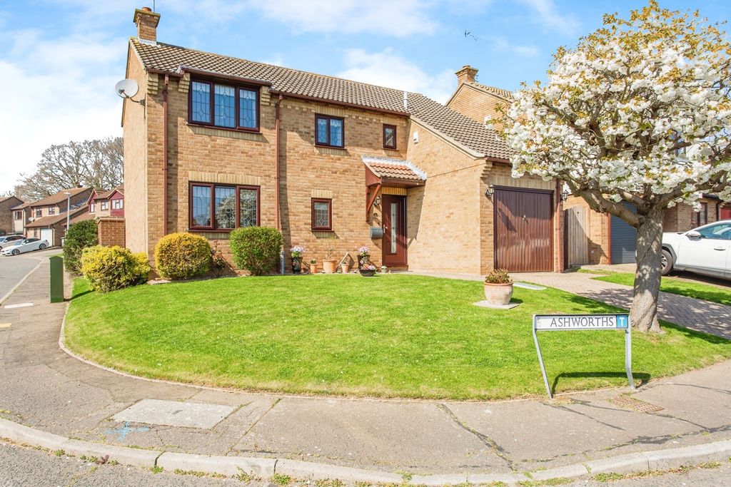 Property photo 1 of 20 Detached Home