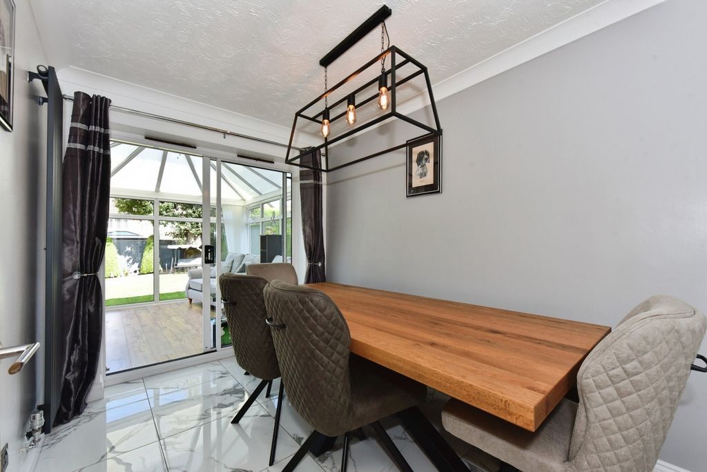 Property photo 3 of 27 Dining Room