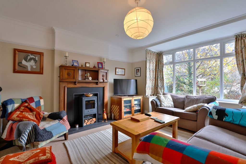 Property photo 2 of 26