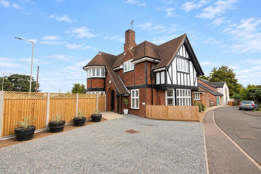 Property photo 1 of 60 6c105311-65c0-4Fcb-Bb98-141E37248Fc3.Png