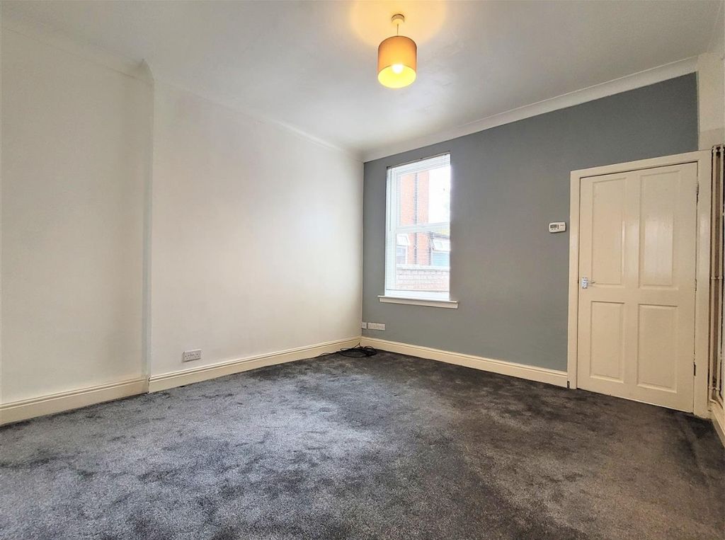 Property photo 3 of 11 Picture No. 05