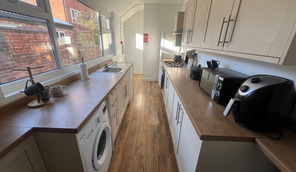 Property photo 2 of 14 6
