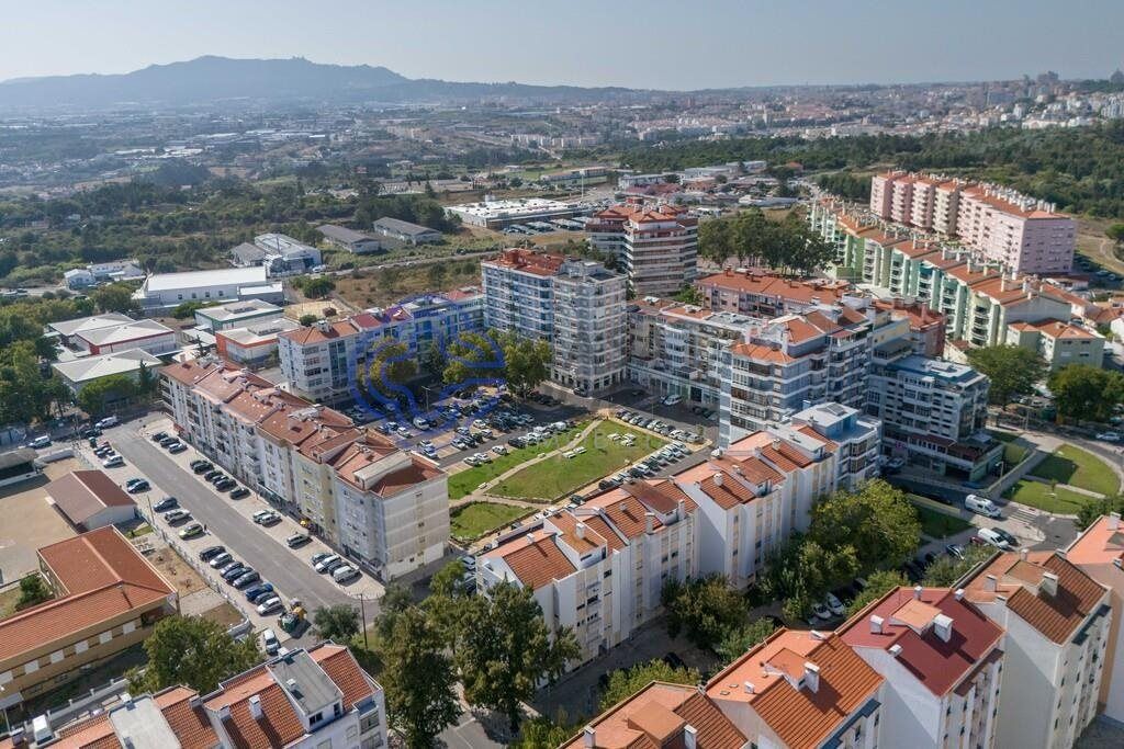 Property photo 1 of 31 T3 Apartment In Agualva-Cacém
