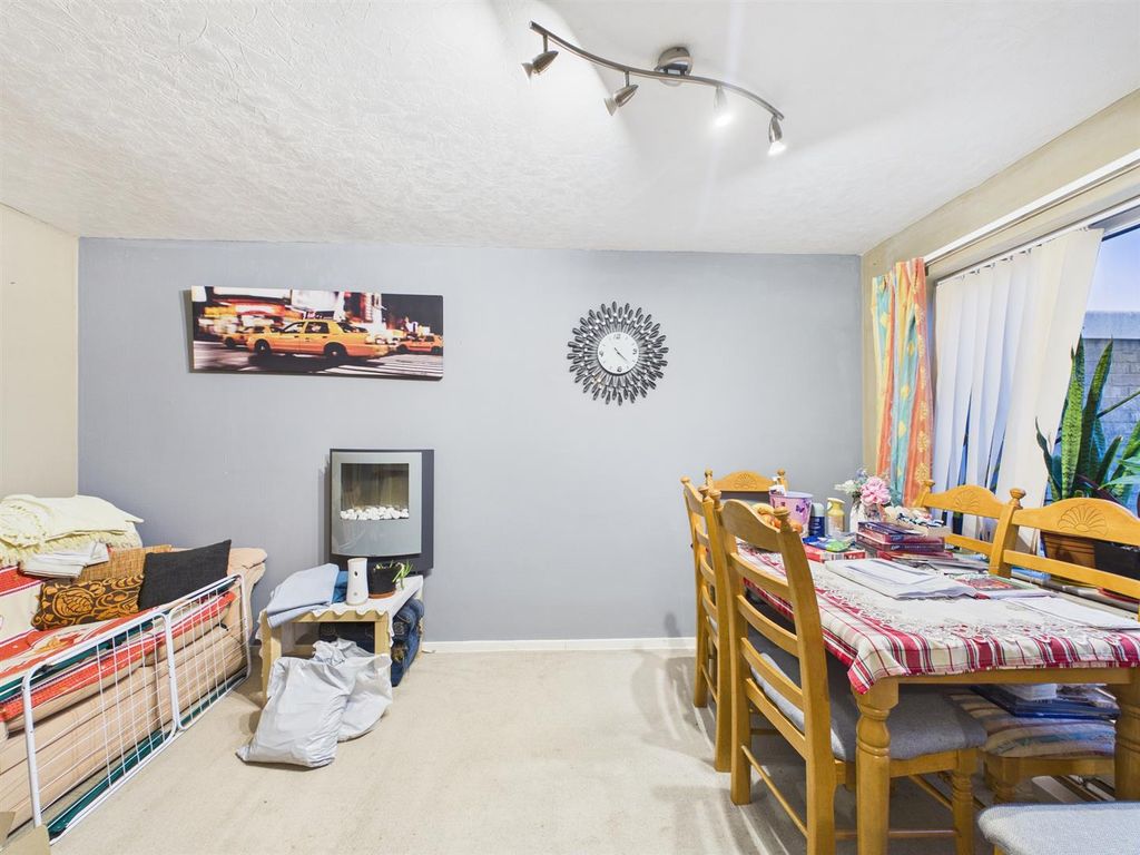 Property photo 3 of 12 Dining Room