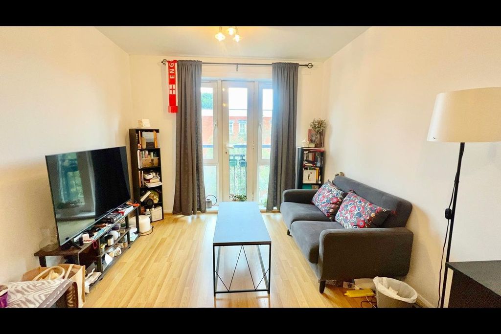 Property photo 2 of 6