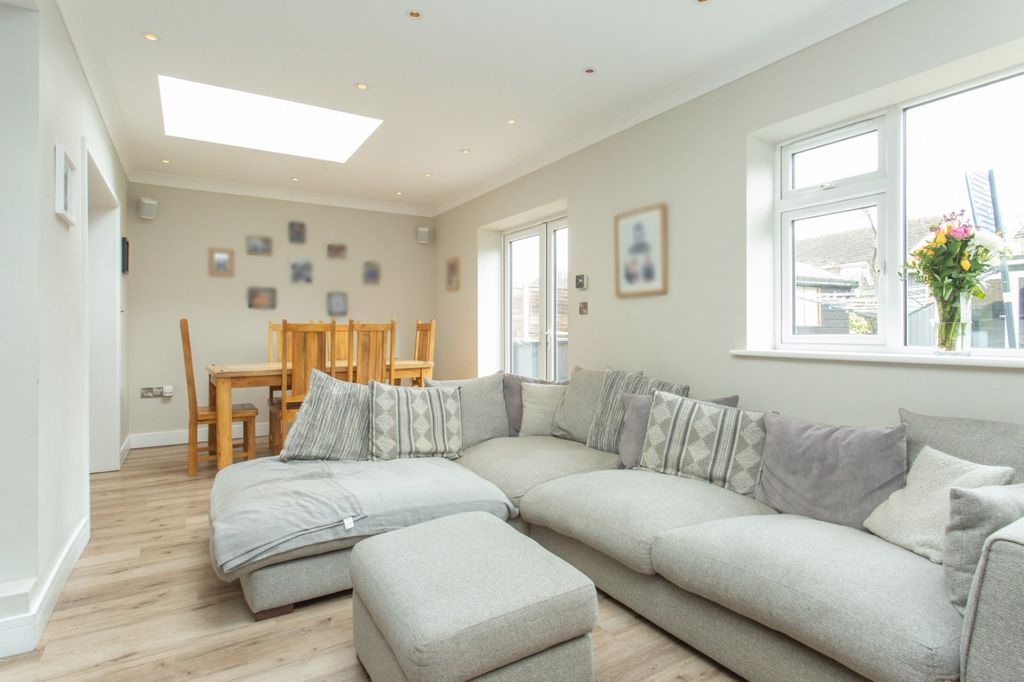 Property photo 2 of 14 Picture 2