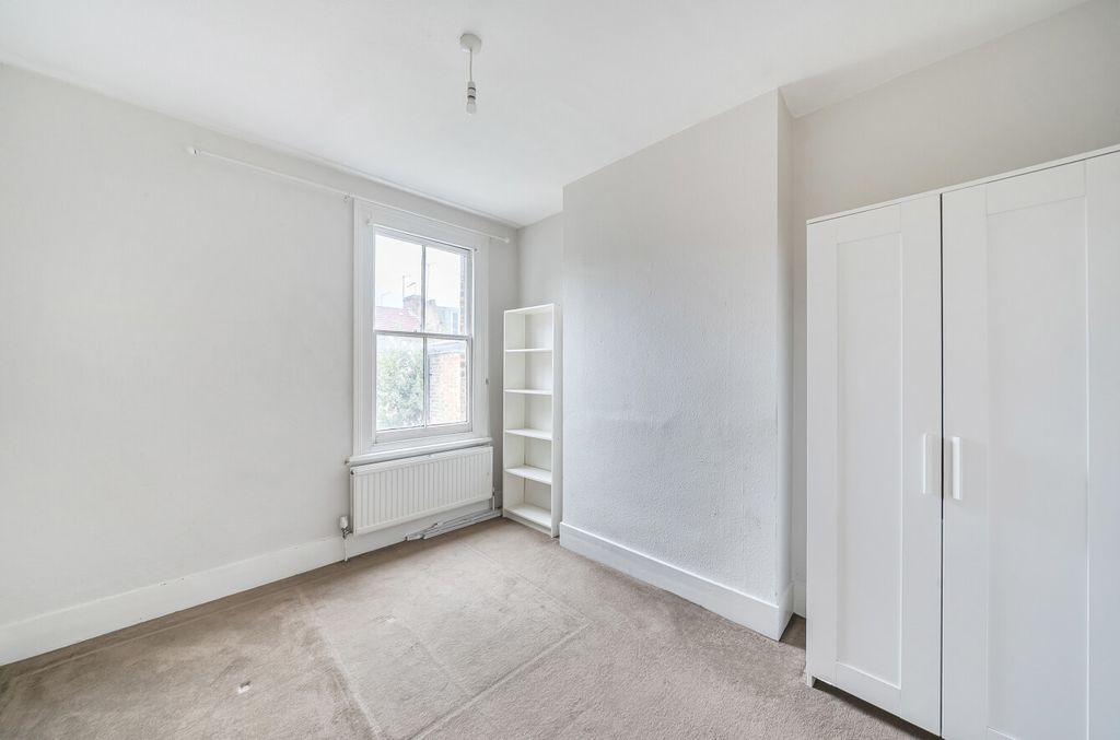 Property photo 3 of 18 1389491-15-694020...