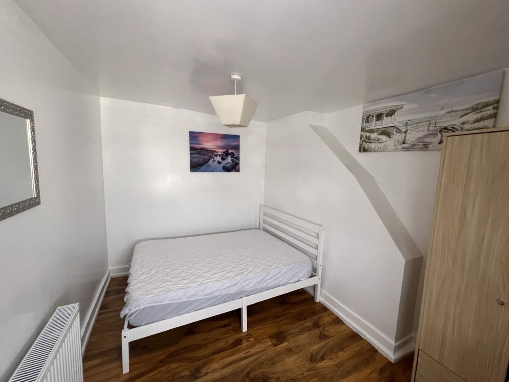 Property photo 3 of 39