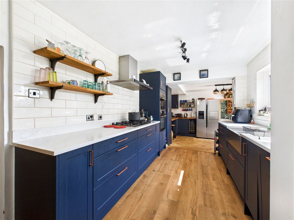 Property photo 2 of 29 Picture No. 05