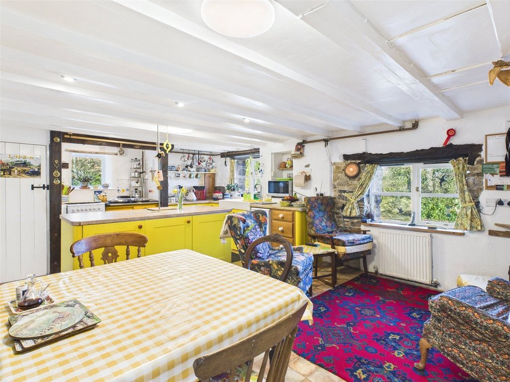 Property photo 3 of 27 Kitchen/Dining