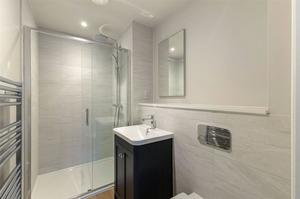 Additional image 10 of 2 bed flat for saleThe Manor At Arden Lawn, Henley-In-Arden, Warwickshire B95